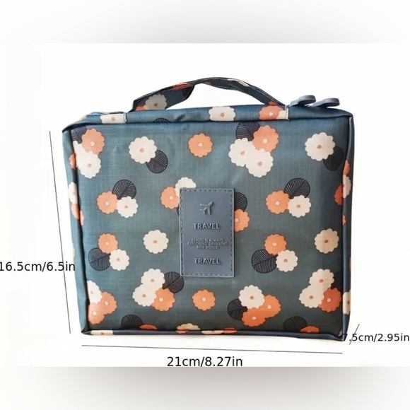 New Waterproof Blue Floral Print Travel Makeup Case and Cosmetic Organizer - Picture 2 of 4